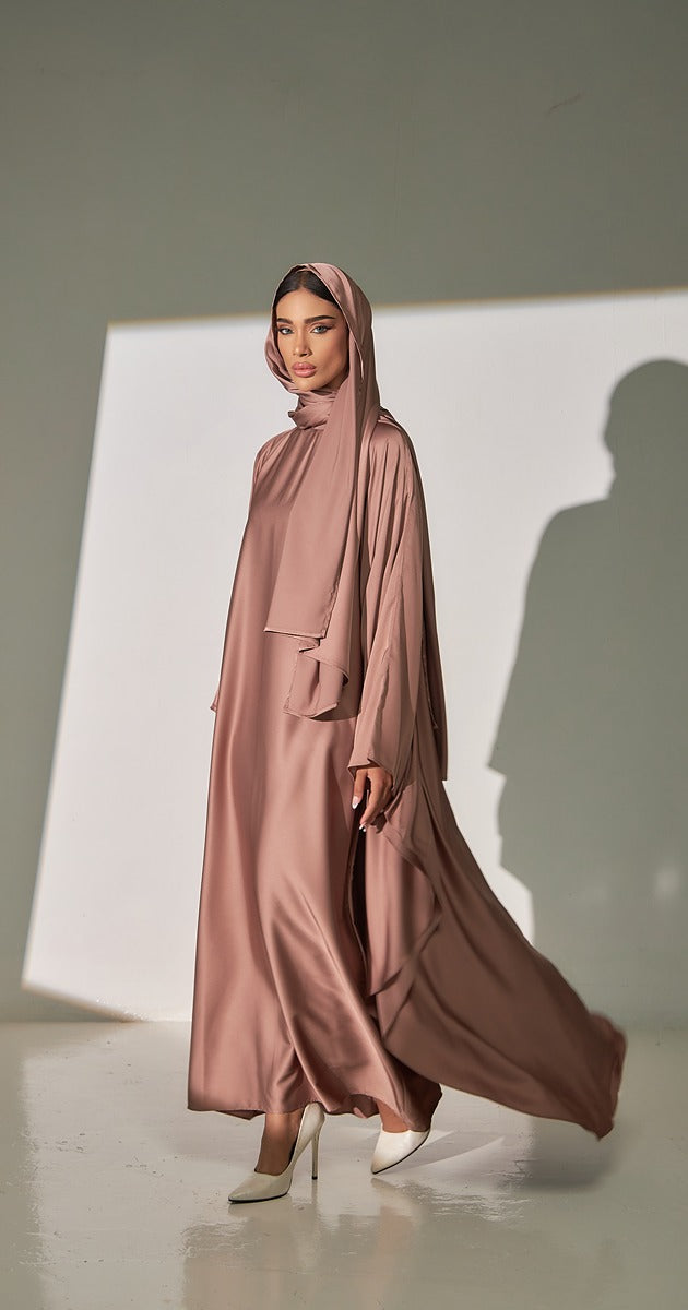 Sierra Abaya in Sienna