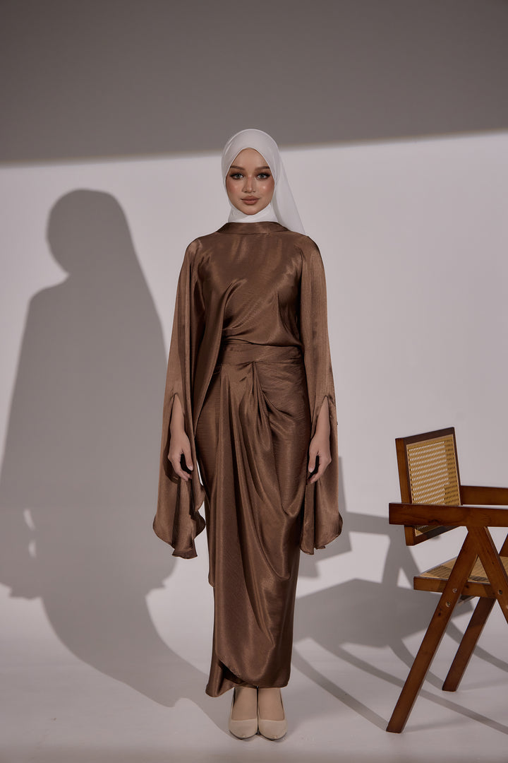Emily Two-Way Set in Espresso Brown