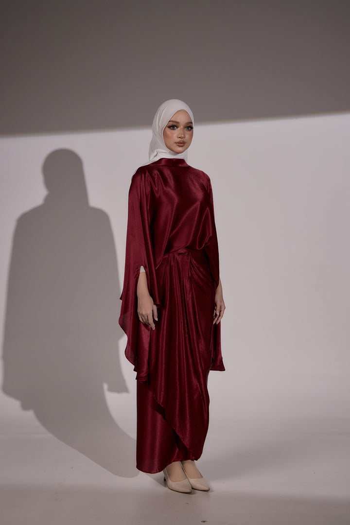 Emily Two-Way Set in Maroon