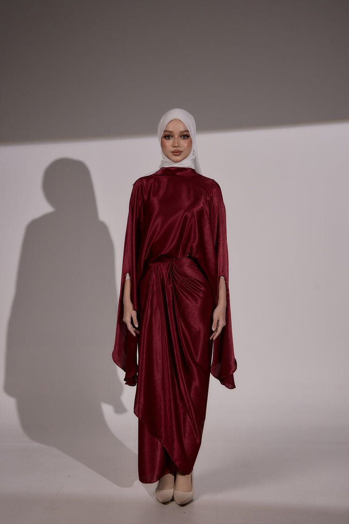 Emily Two-Way Set in Maroon