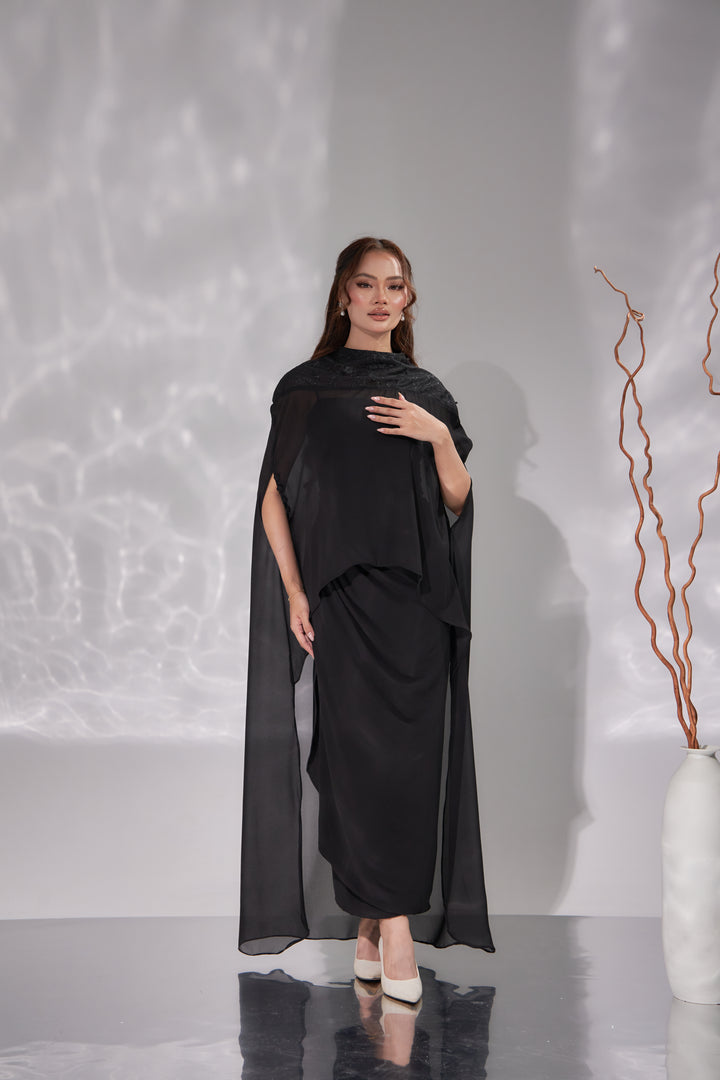 Enara in Opium Black