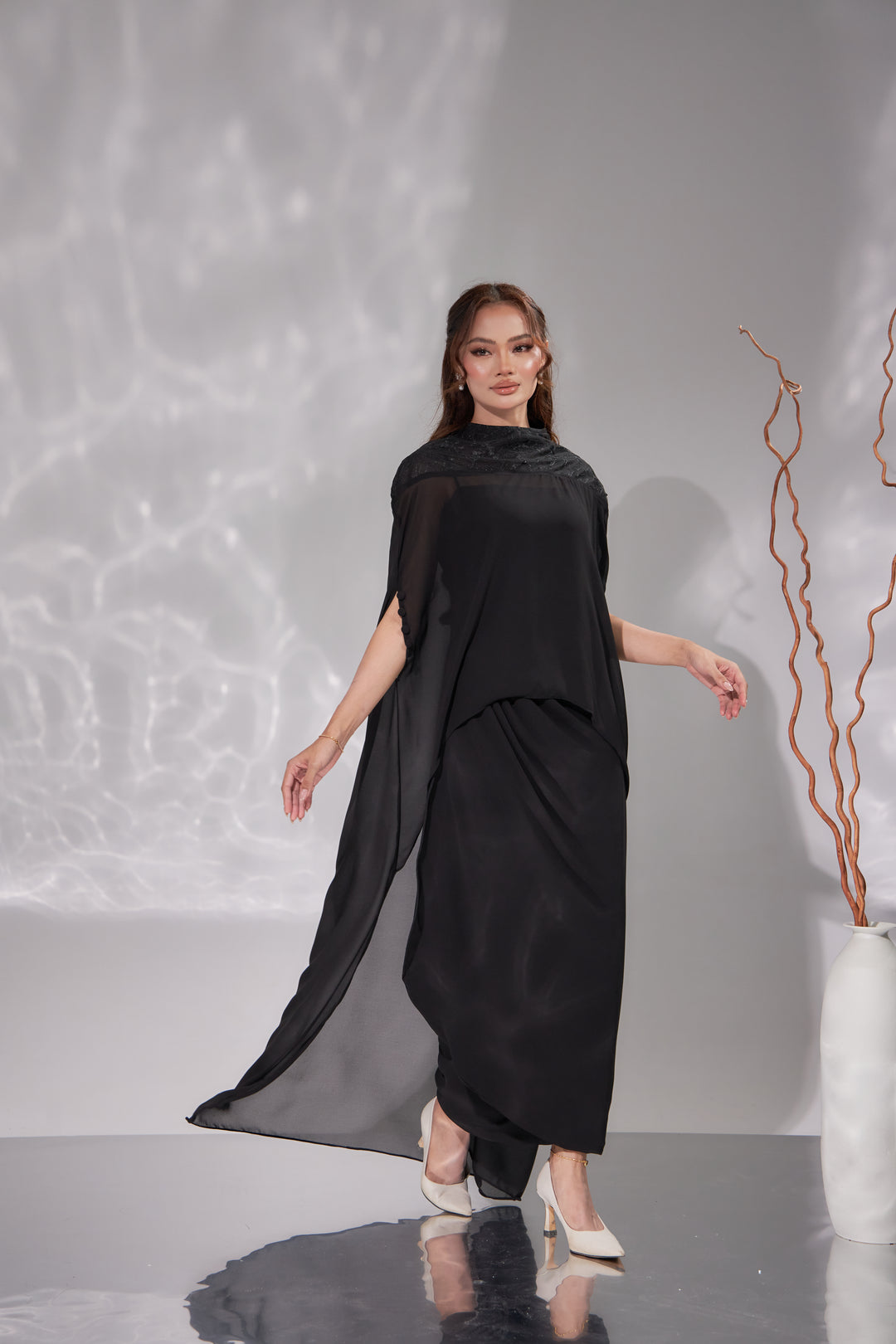 Enara in Opium Black