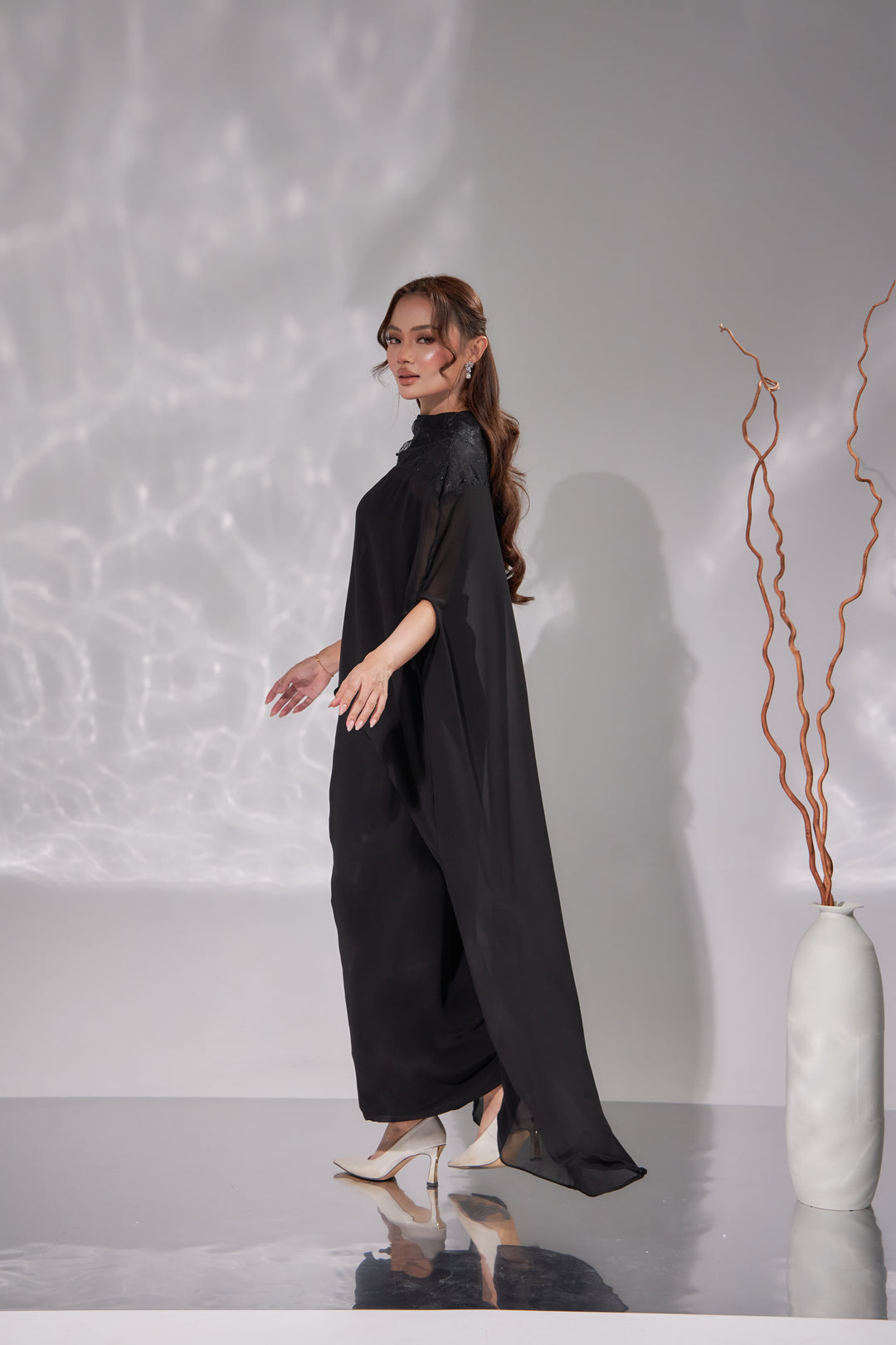 Enara in Opium Black