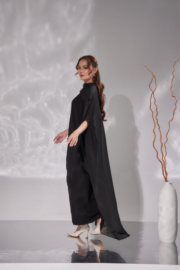 Enara in Opium Black