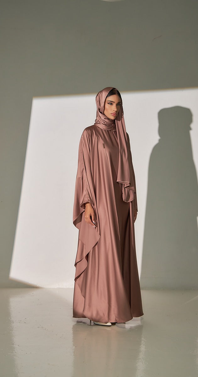 Sierra Abaya in Sienna