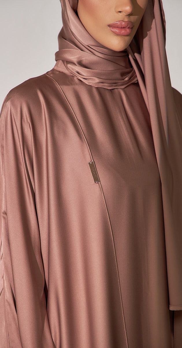 Sierra Abaya in Sienna
